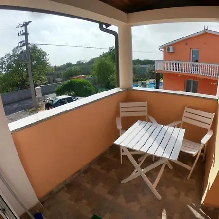 Comfortable Near Pula Lägenhet Marčana