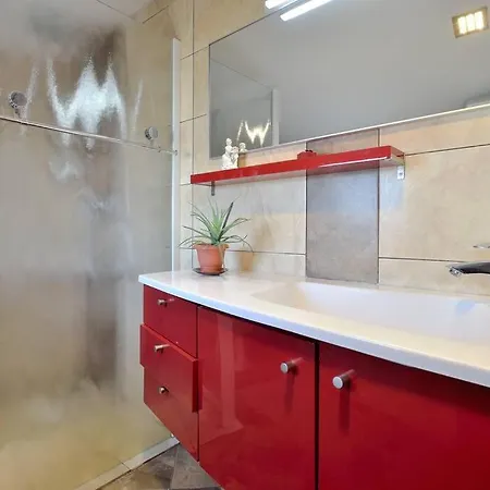 Comfortable Near Pula * Marčana