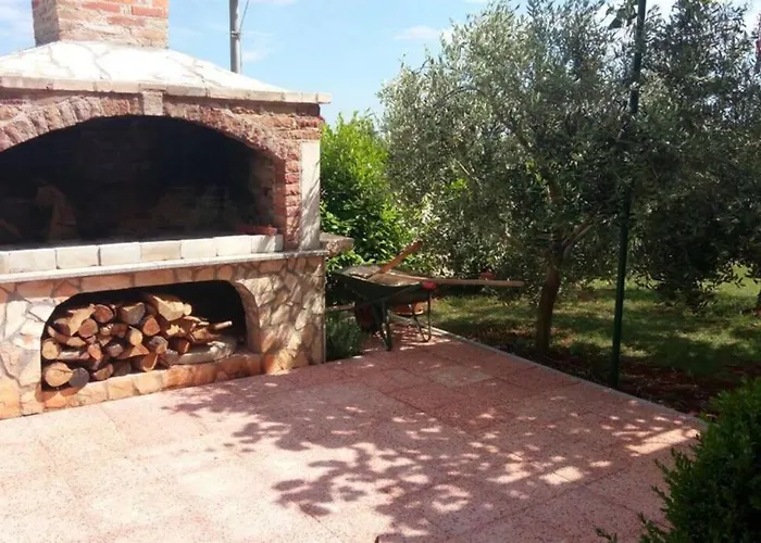 Comfortable Near Pula Апартаменты