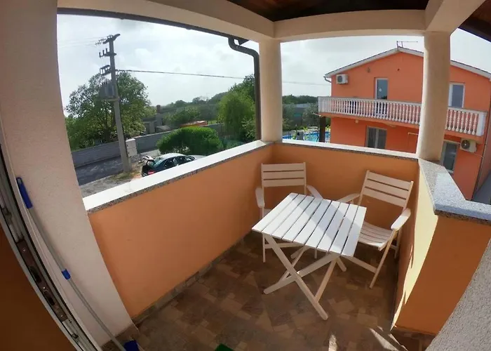 Comfortable Near Pula 아파트 Marčana