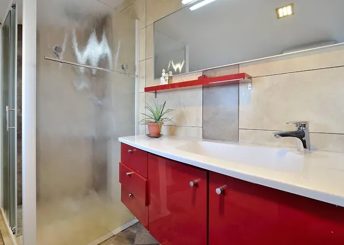 Comfortable Near Pula * Marčana