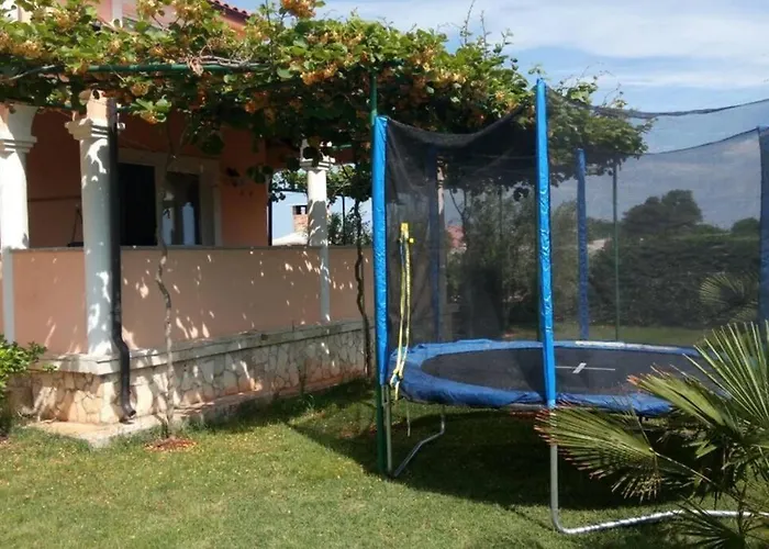 Comfortable Near Pula *