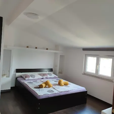 Comfortable Near Pula * Marcana